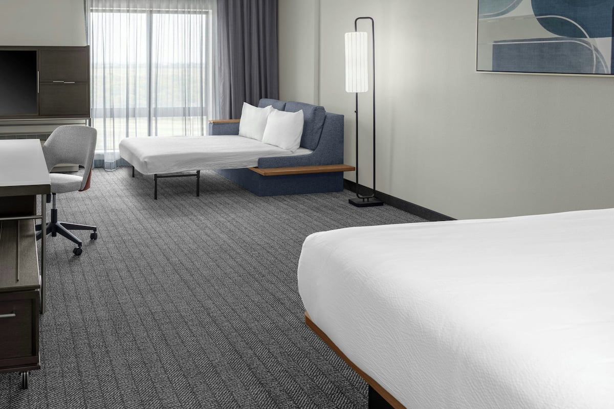 套房, 1 張特大雙人床及 1 張梳化床