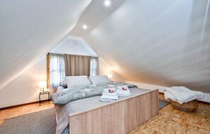 2 bedrooms, iron/ironing board, travel cot, free WiFi - Gorgeous home in Gornja Voca with sauna (Gornja Voca)