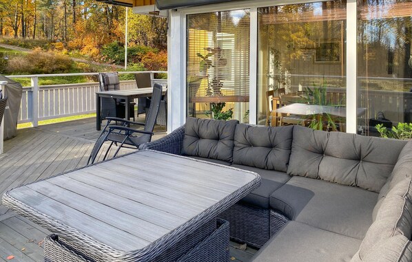 Outdoor dining - 2 bedroom nice home in Aneby (Aneby)