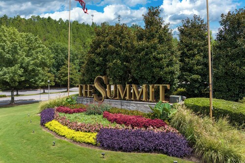 Single Floor Condo with Large Private Driveway