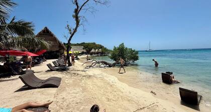 Island Breeze #6 AC and wifi clost to everything