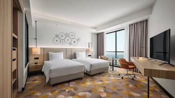 Premium bedding, in-room safe, desk, laptop workspace