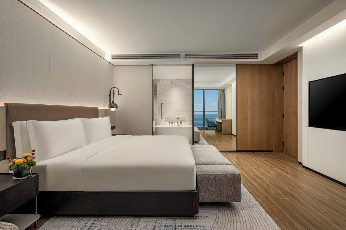 Premium bedding, minibar, in-room safe, desk