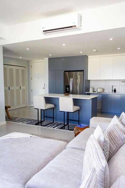 one bedroom Condo- Heated Pool-Fitness Center- 24 HR gated!
