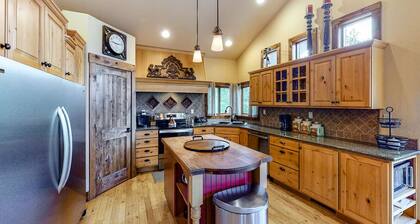 Spacious 4-bedroom Home in Fairplay on wooded lot with mountain views