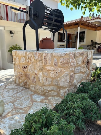 Comfort Apartment, Courtyard View | Terrace/patio