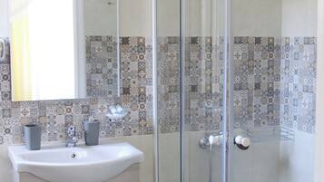 Comfort Apartment, Courtyard View | Bathroom | Slippers