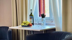 Reception - IRIS' Garden Retreat (Corinth)