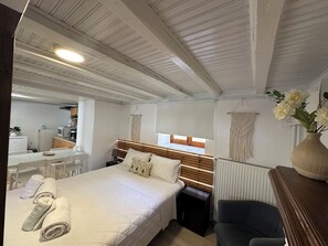 Comfort Apartment, Courtyard View | 2 bedrooms, blackout drapes, soundproofing, iron/ironing board - IRIS' Garden Retreat (Corinth)