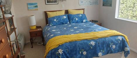 3 slaapkamers, een strijkplank/strijkijzer, beddengoed