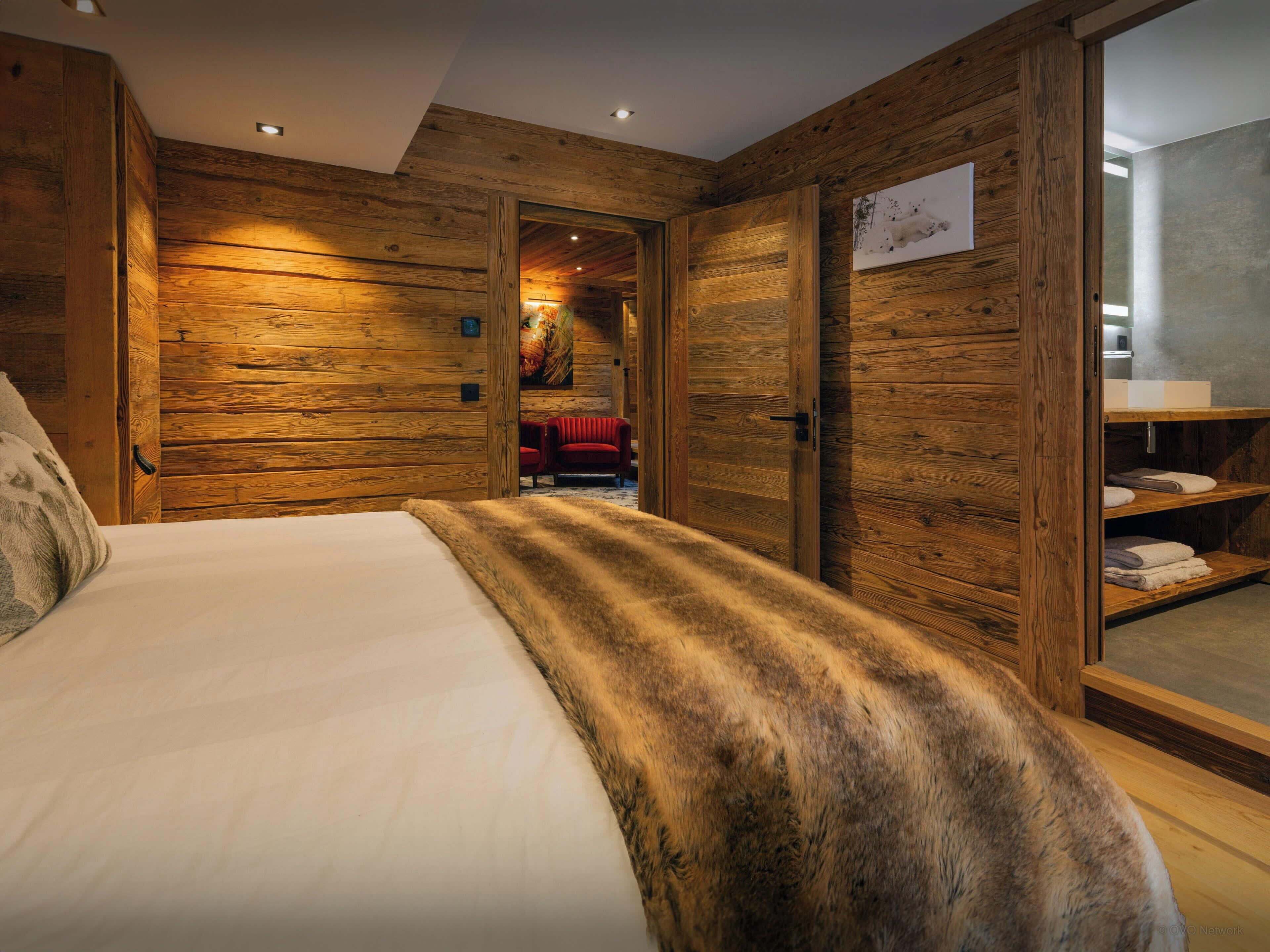 7 slaapkamers, een strijkplank/strijkijzer, wifi, beddengoed