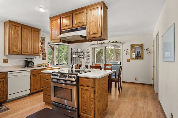 Frigorífic, microones, forn i placa de cuina