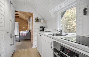 Fridge, dishwasher, coffee/tea maker - Gorgeous home in Asnæs with WiFi (Asnæs)