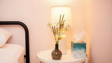 4 bedrooms, desk, iron/ironing board, travel crib