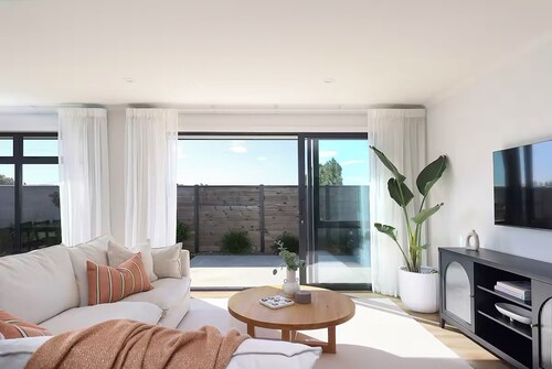 Berryfields Luxury Gem - 5* Location Richmond