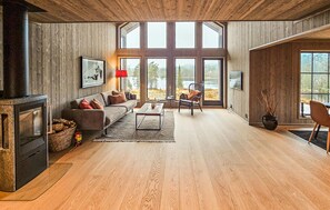 Televisie en een open haard