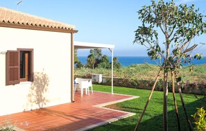 Terrace/patio - Nice home in Marina di Modica (Marina di Modica)