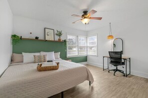 3 bedrooms, desk, iron/ironing board, free WiFi
