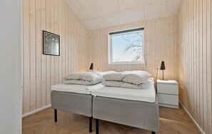 4 bedrooms, travel cot, free WiFi - 4 bedroom pet-friendly home in Ebeltoft (Ebeltoft)