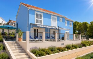 Main - 3 bedroom beautiful home in Sutivan (Sutivan)