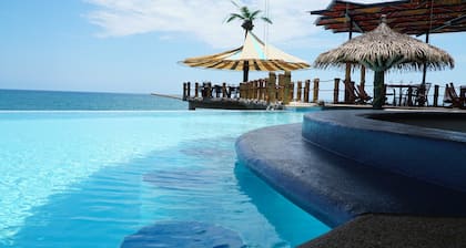 Luxurious 6-villa private oceanfront resort in Riviera Nayarit