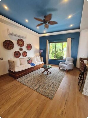 Älytelevisio, työhuone, tulostin