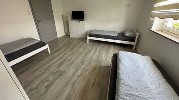 1 bedroom, WiFi, bed sheets