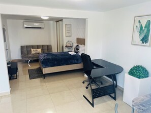 1 室のベッドルーム、アイロン / アイロン台、WiFi、ベッドシーツ