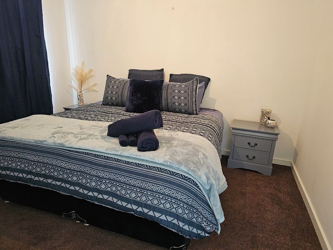 2 室のベッドルーム、アイロン / アイロン台、WiFi、ベッドシーツ