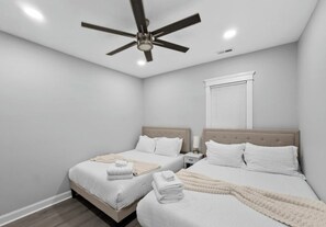 5 室のベッドルーム、アイロン / アイロン台、WiFi、ベッドシーツ