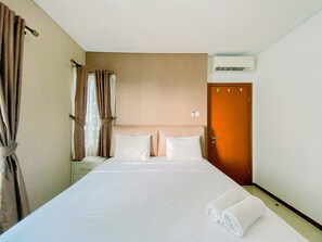 Deluxe Apartment | 3 bedrooms, desk - Comfort Living 3Br Apartment At 25Th Floor Thamrin Residence (Jakarta)