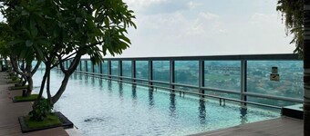 Good Location And Relaxing 1Br Apartment At Aryaduta Residence