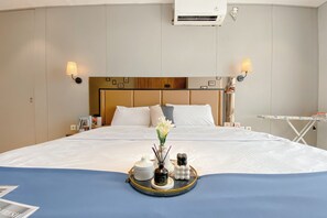 Deluxe Apartment | 1 bedroom, desk - Wonderful And Homey 1Br Apartment The Empyreal Epicentrum Kuningan (Jakarta)