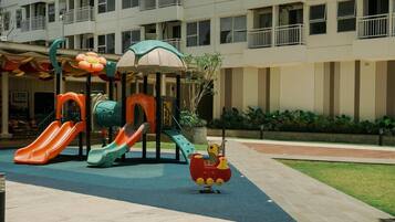 Children’s play area – outdoor