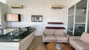 Deluxe Studio | Shared kitchen facilities