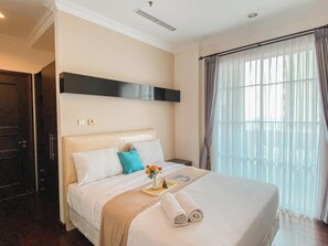 Deluxe Apartment | 3 bedrooms, desk - Spacious And Modern Look 3Br Bellezza Apartment (Jakarta)