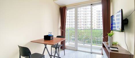 Deluxe Apartment | Living area