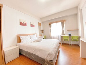 Studio Deluxe | Bureau