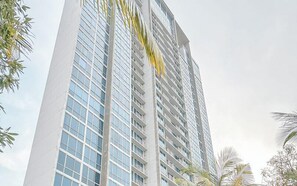 Exterior - Restful And Simple 2Br At The Via And The Vue Apartment (Surabaya)