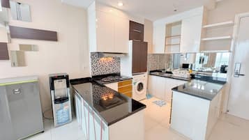 豪華公寓 | 私人廚房 | 雪櫃、爐具、電飯煲、餐桌