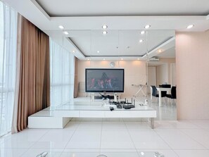 Deluxe Apartment | Living area