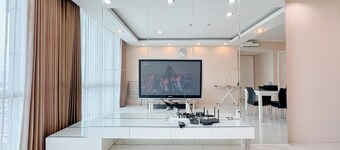 Restful And Simple 2Br At The Via And The Vue Apartment