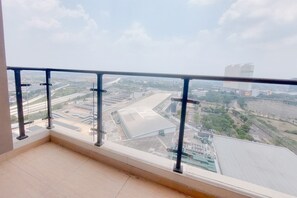 Deluxe Apartment | 3 bedrooms, desk - Elegant And Luxury 3Br Apartment At Sky House Bsd (Pagedangan)