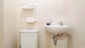 Studio – deluxe | Bad | Dusj, toalettartikler (inkludert), håndklær og såpe