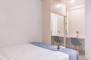 Desk - Minimalist And Homey Studio Apartment At B Residence (Pagedangan)