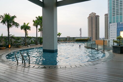 Homey Combined 3Br With Working Room At Gp Plaza Apartment