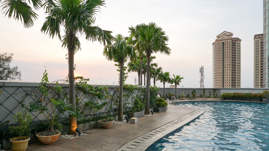 Homey Combined 3Br With Working Room At Gp Plaza Apartment