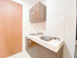 华丽开间 | 私人厨房 | 冰箱、炉灶、电饭煲