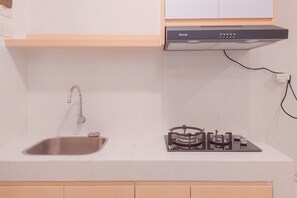 Studio Deluxe | Bếp riêng | Tủ lạnh nhỏ, bếp nấu, nồi cơm