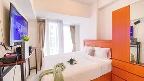 Deluxe Studio - Comfy And Minimalist Studio Apartment At Tokyo Riverside Pik 2 (Teluknaga)